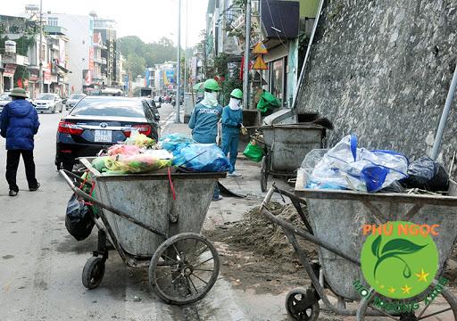 Thu gom rác thải sinh hoạt không đúng cách sẽ để lại những hậu quả gì?